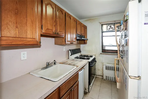 $348,000 | 196-23 73rd Avenue, Unit 2 | Fresh Meadows