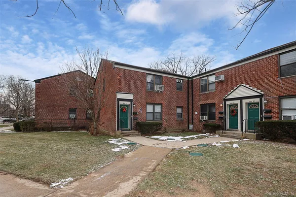 $348,000 | 196-23 73rd Avenue, Unit 2 | Fresh Meadows