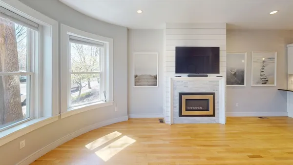 $7,600 | 1896 Beacon Street, Unit 1, Brookline, MA 02445