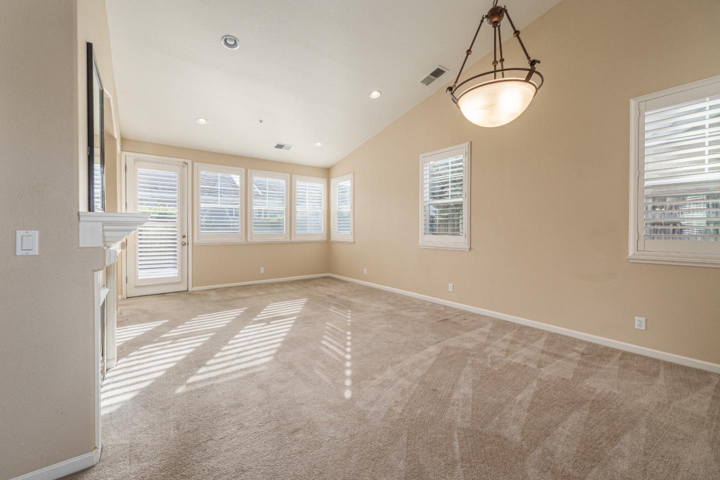 836 Delta Way Watsonville, CA 95076 - Photo 7 of 37