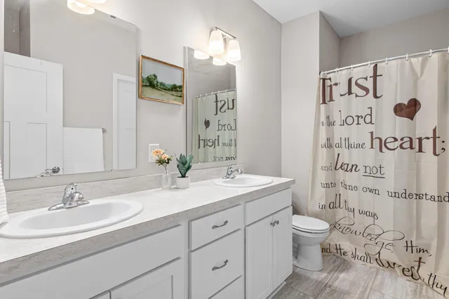 $349,900 | 6023 Iris Lane, Rockford, MN 55373