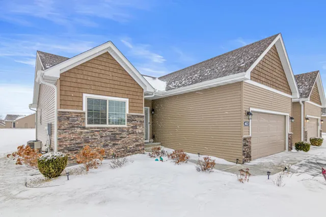 $349,900 | 6023 Iris Lane, Rockford, MN 55373
