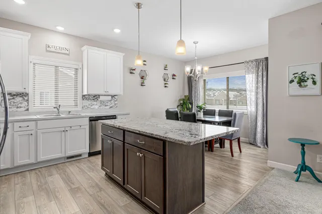 $349,900 | 6023 Iris Lane, Rockford, MN 55373