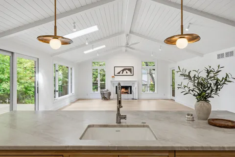 $1,795,000 | 853 Sauganash Drive, Fontana, WI 53125