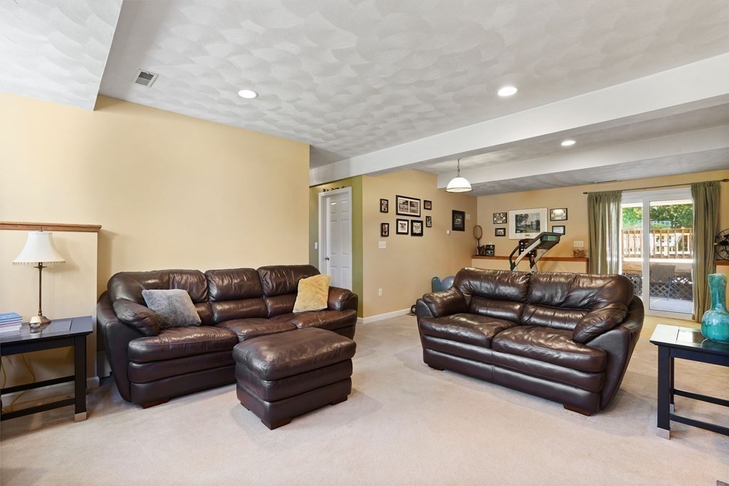6 Buckingham Road Wilmington, MA 01887 - Photo 28 of 42