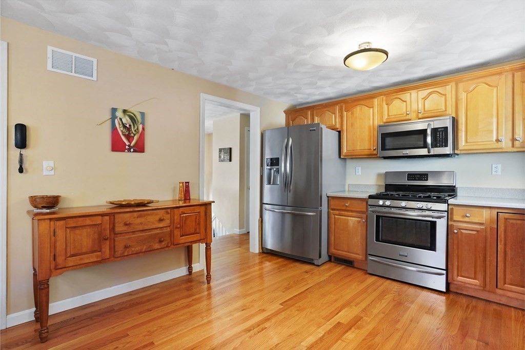 6 Buckingham Road Wilmington, MA 01887 - Photo 5 of 42
