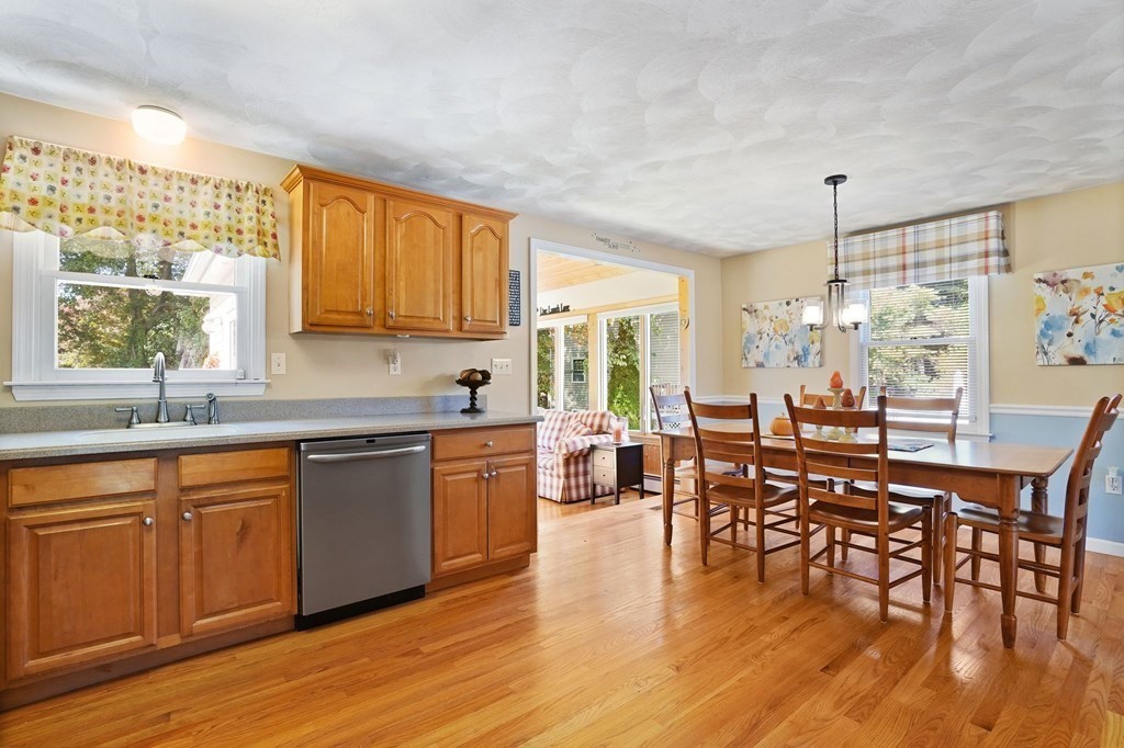 6 Buckingham Road Wilmington, MA 01887 - Photo 6 of 42
