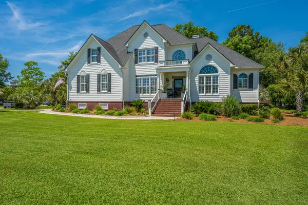 $1,350,000 | 2325 Darts Cove Way, Mount Pleasant, SC 29466