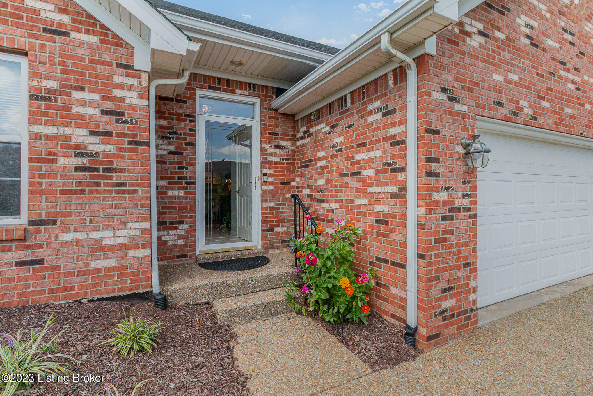 4225 Garden Ridge Road Crestwood, KY 40014 - Photo 3 of 25 003_4225_garden_ridge_rd_7-edit