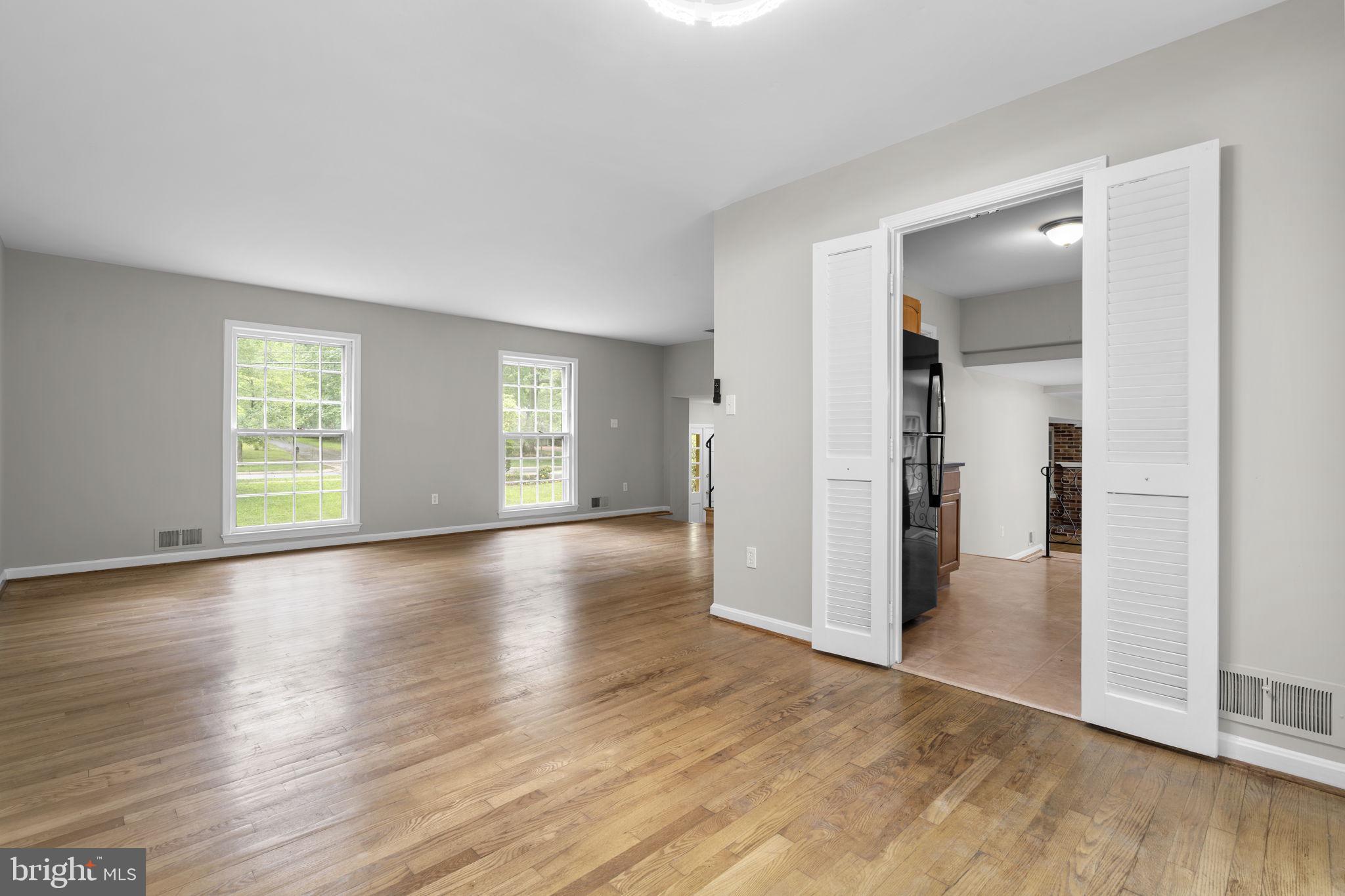 1585 Kimblewick Road Potomac, MD 20854 - Photo 12 of 60