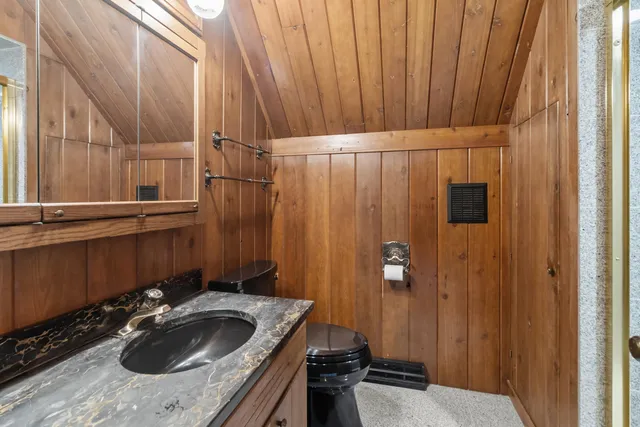 $1,249,700 | W5518 Lost Nation Road, La Grange, WI 53121