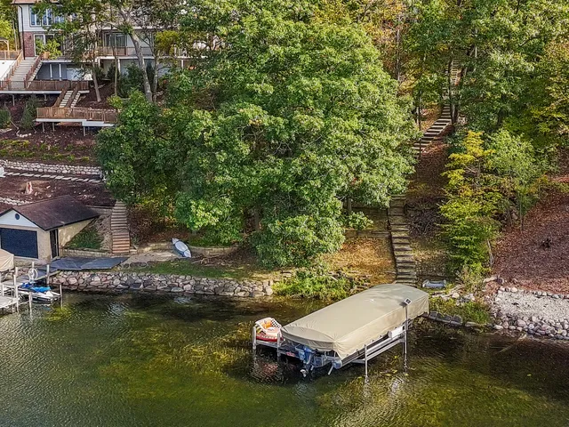 $1,249,700 | W5518 Lost Nation Road, La Grange, WI 53121