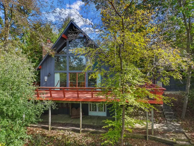 $1,249,700 | W5518 Lost Nation Road, La Grange, WI 53121