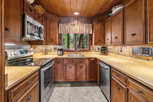 $1,249,700 | W5518 Lost Nation Road, La Grange, WI 53121