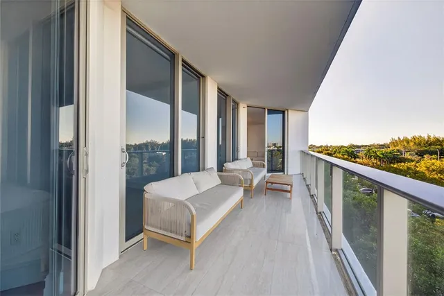 a view of a lake with house