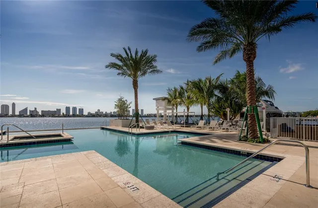 $1,425,000 | 17301 Biscayne Boulevard, Unit 506, Aventura, FL 33160