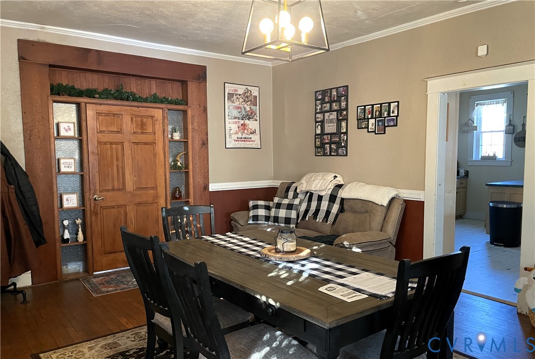 1825 Needham Drive Victoria, VA 23974 - Photo 11 of 32 a view of a dining room with furniture