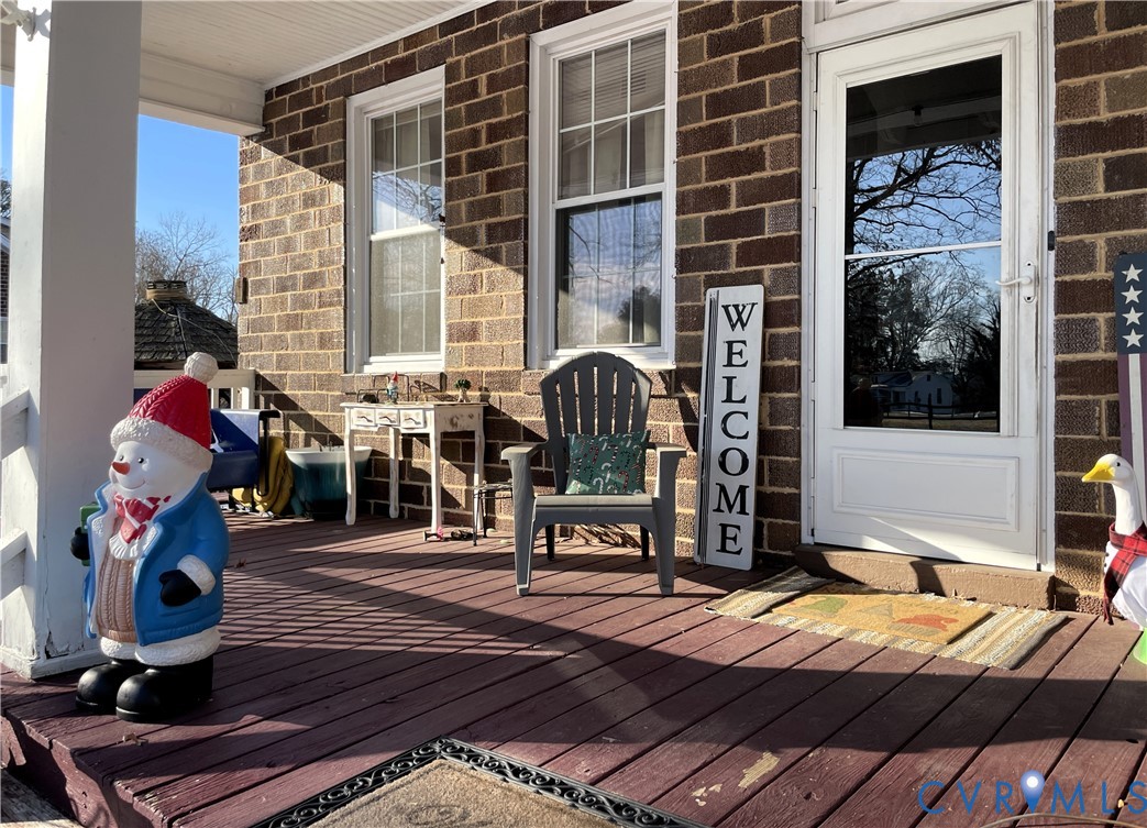 1825 Needham Drive Victoria, VA 23974 - Photo 8 of 32 a view of a dinning room with balcony