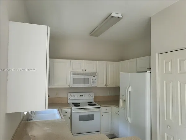 $2,300 | 4125 Northeast 24th Drive, Unit 4125, Homestead, FL 33033