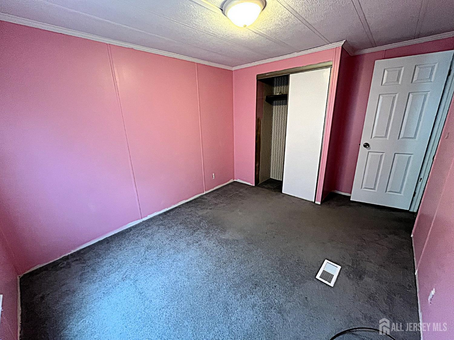 71 Dickens Road North Brunswick, NJ 08902 - Photo 16 of 19 Gallery Image 16