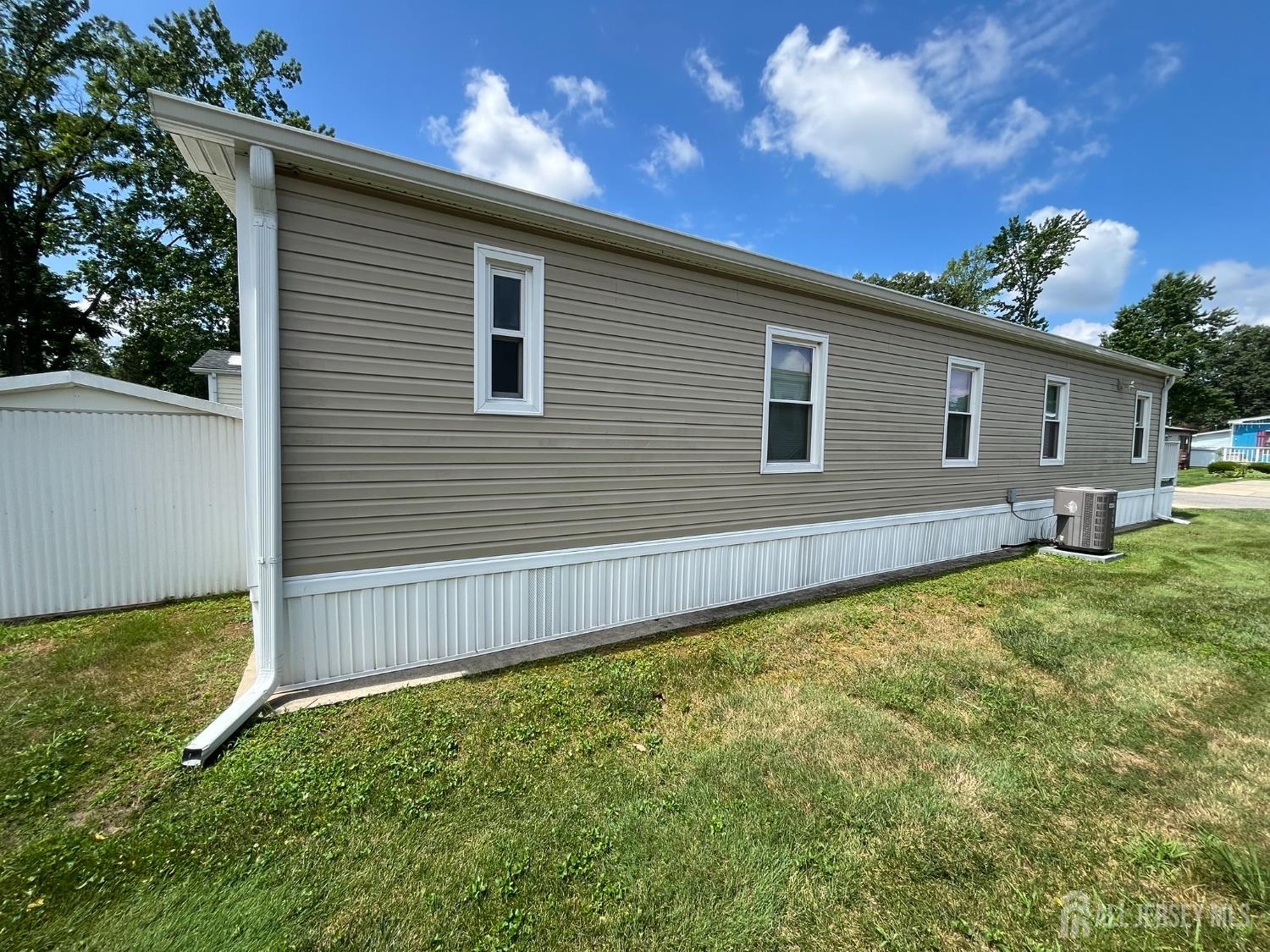 71 Dickens Road North Brunswick, NJ 08902 - Photo 17 of 19 Gallery Image 17