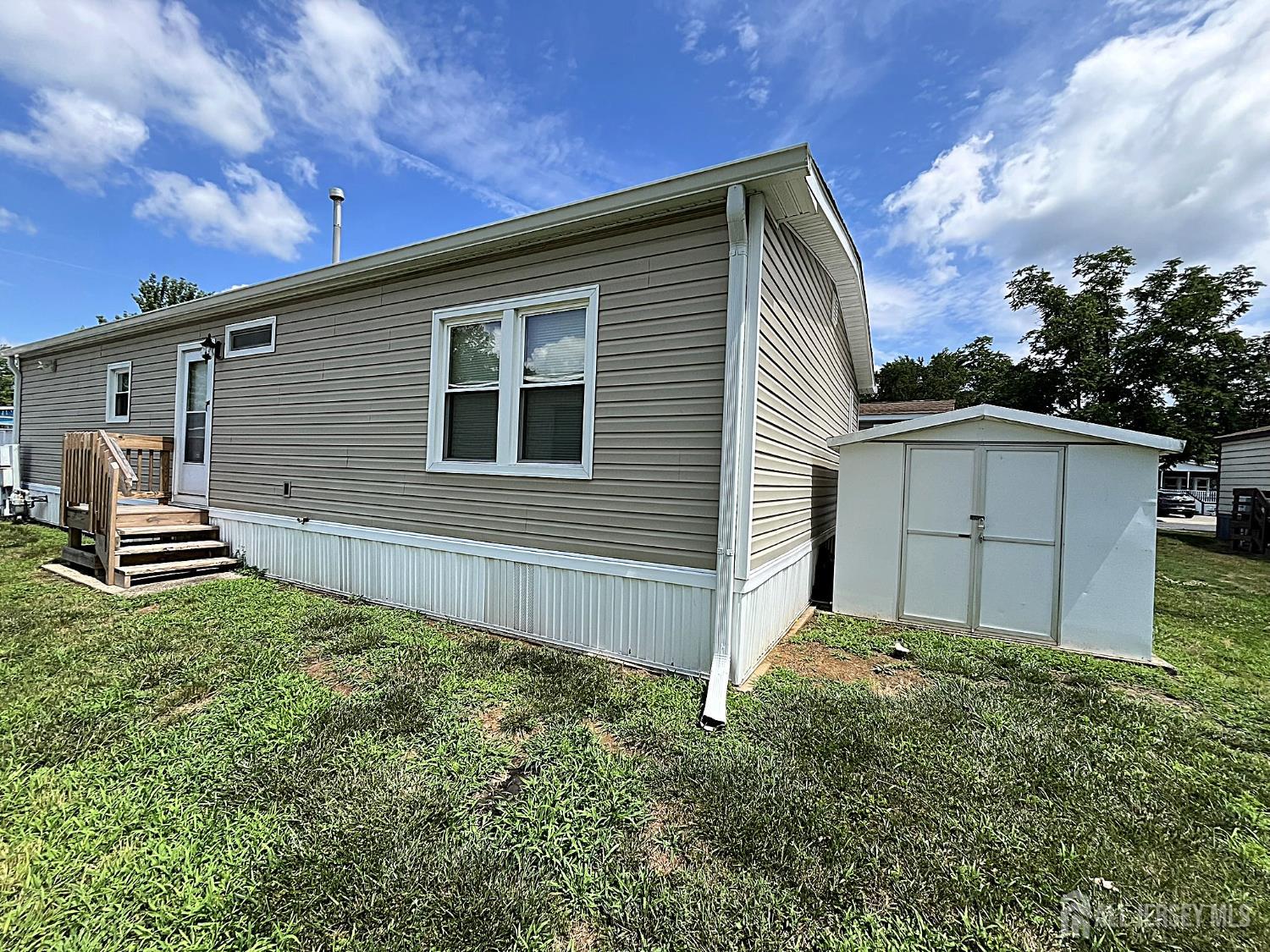 71 Dickens Road North Brunswick, NJ 08902 - Photo 18 of 19 Gallery Image 18