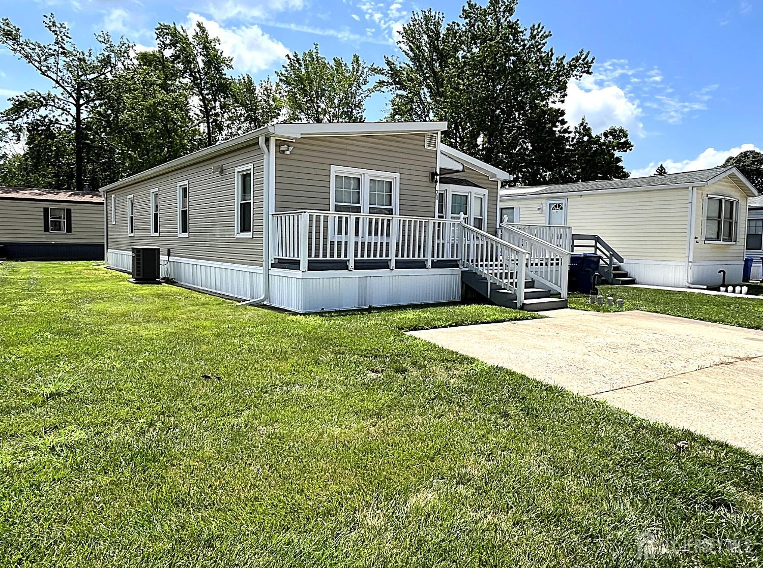 71 Dickens Road North Brunswick, NJ 08902 - Photo 3 of 19 Gallery Image 3