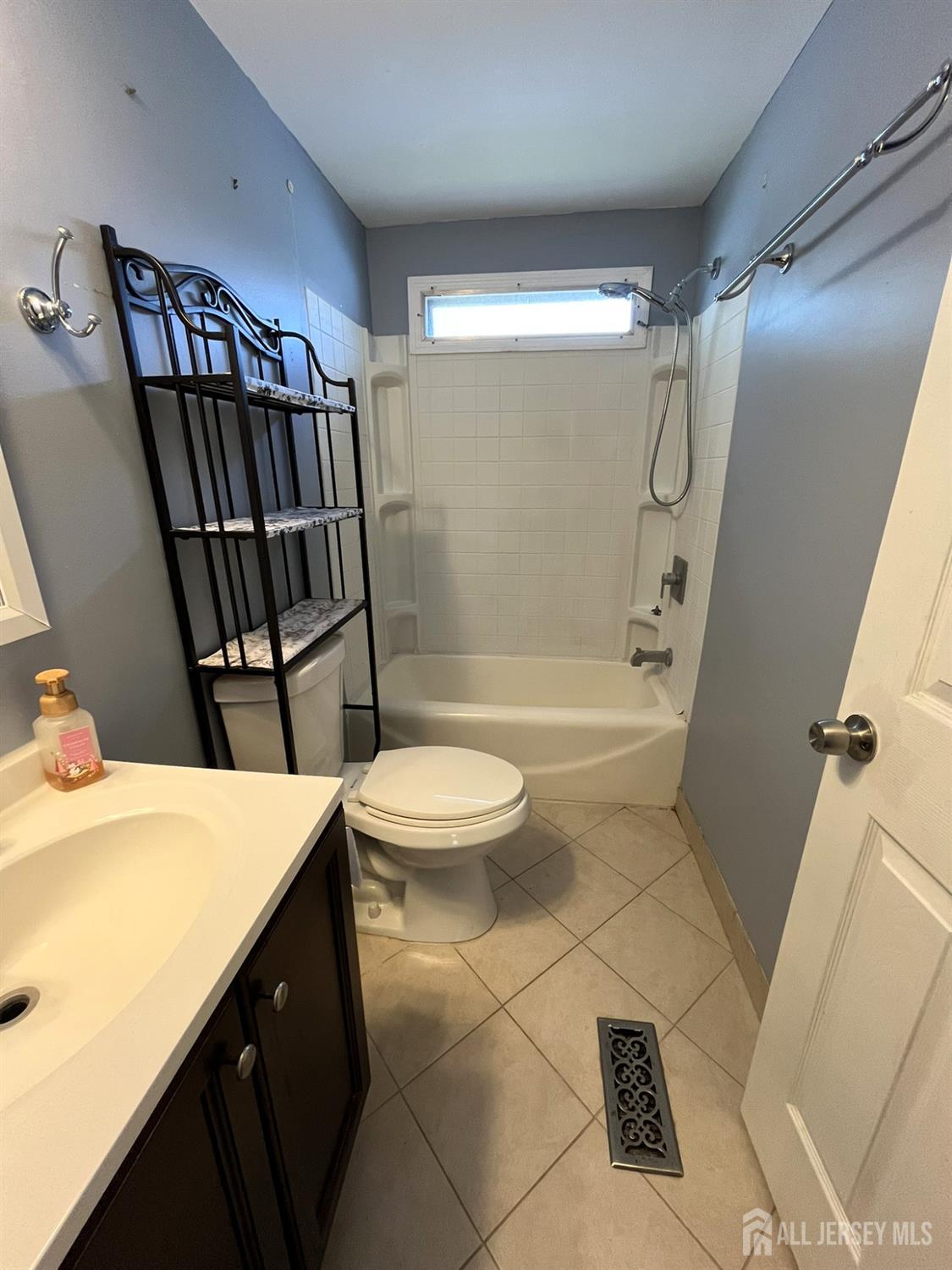 71 Dickens Road North Brunswick, NJ 08902 - Photo 10 of 19 Gallery Image 10