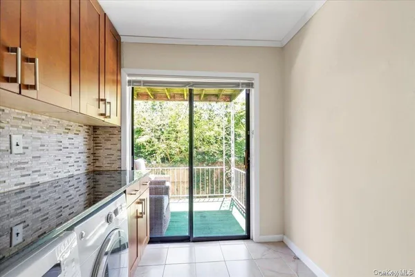 $225,000 | 1205 East Broadway, Unit F13, Hewlett, NY 11557