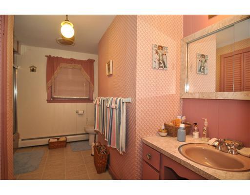 8 Pinecrest Road Scituate, RI 02857 - Photo 20 of 20 Bathroom.