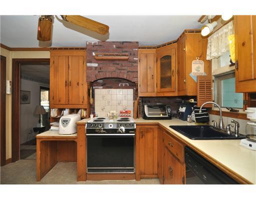 8 Pinecrest Road Scituate, RI 02857 - Photo 7 of 20 Kitchen.