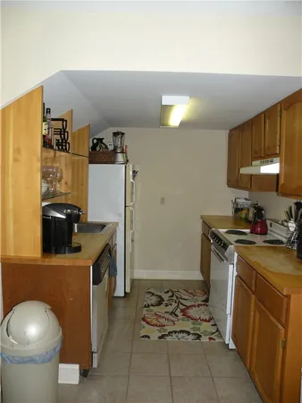 $1,950 | 387 Lloyd Avenue, Unit 3, Providence, RI 02906