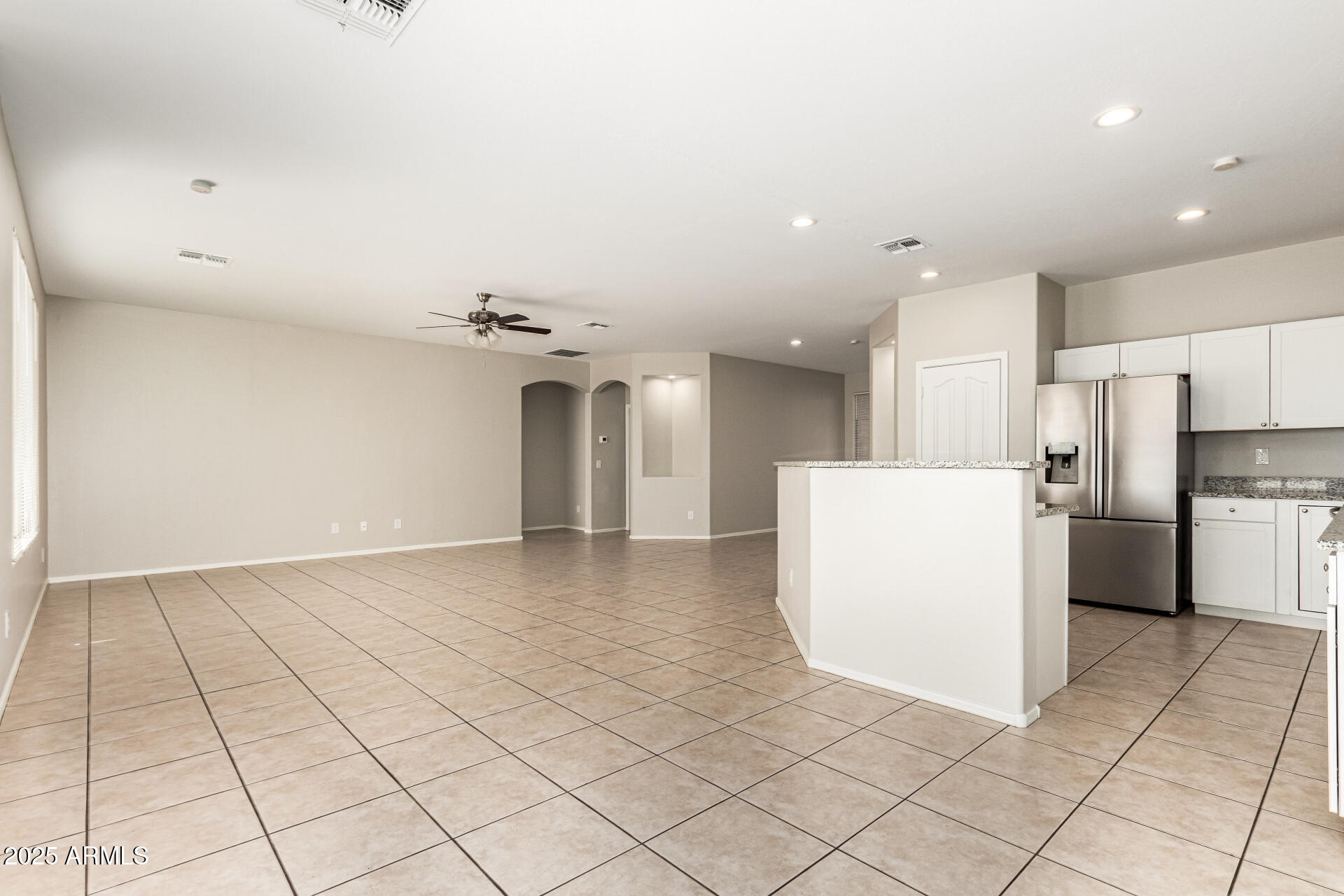 2313 West Carter Road Phoenix, AZ 85041 - Photo 13 of 32
