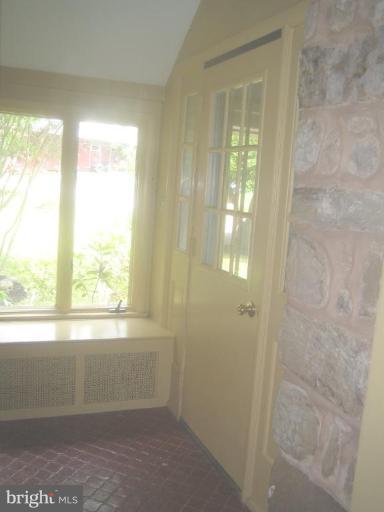 8427 Ramsburg Road Thurmont, MD 21788 - Photo 21 of 28 Entrance / Foyer