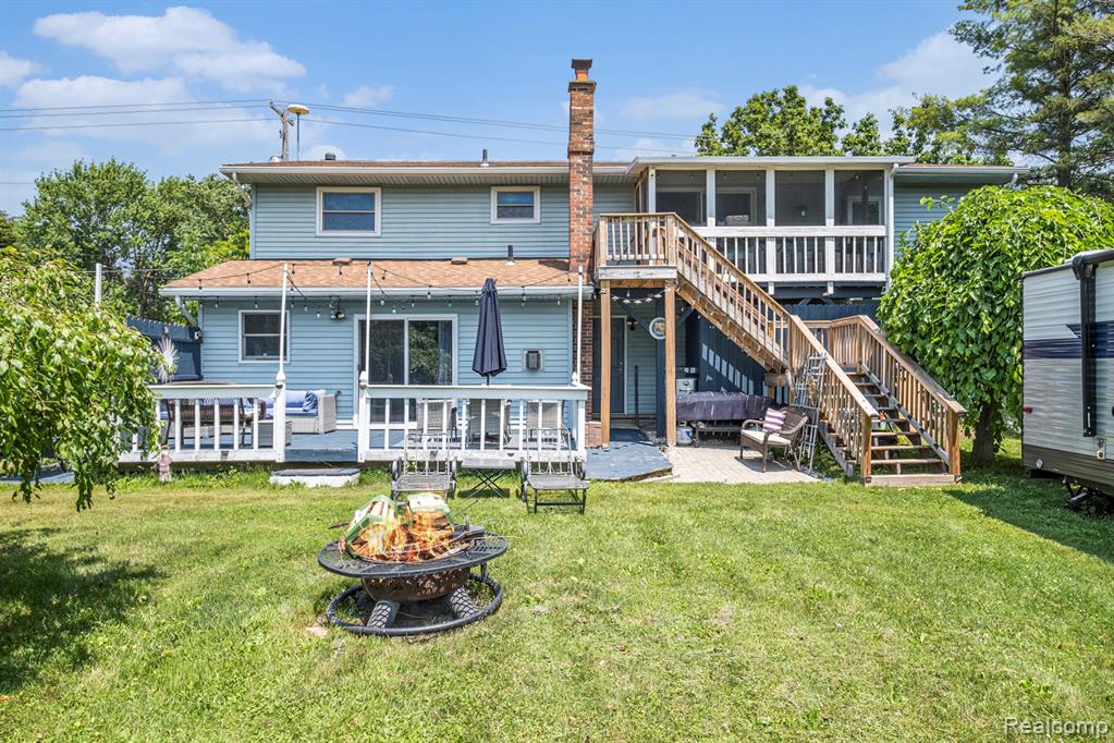 2029 North Long Lake Road Fenton, MI 48430 - Photo 23 of 31