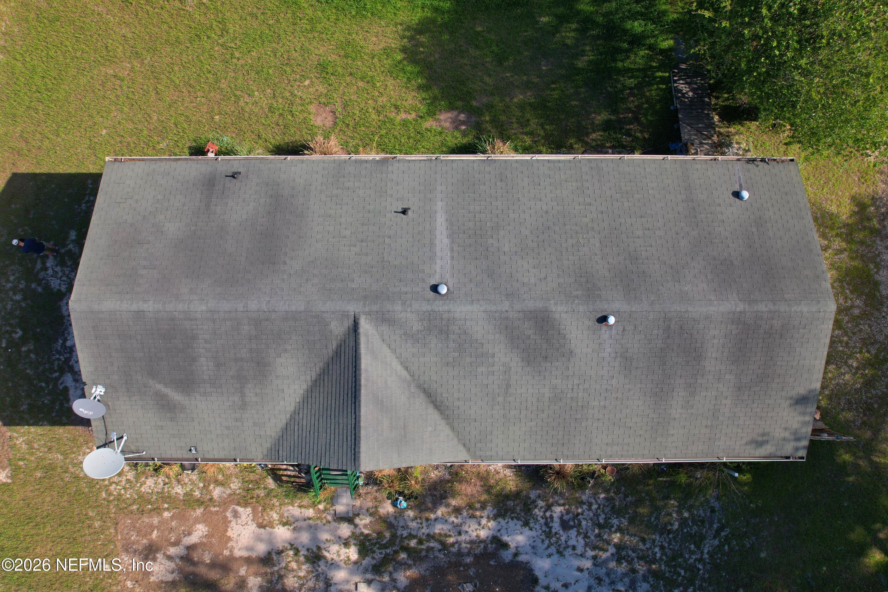 136 Short Pine Road Hawthorne, FL 32640 - Photo 29 of 39 an aerial view of a house with yard