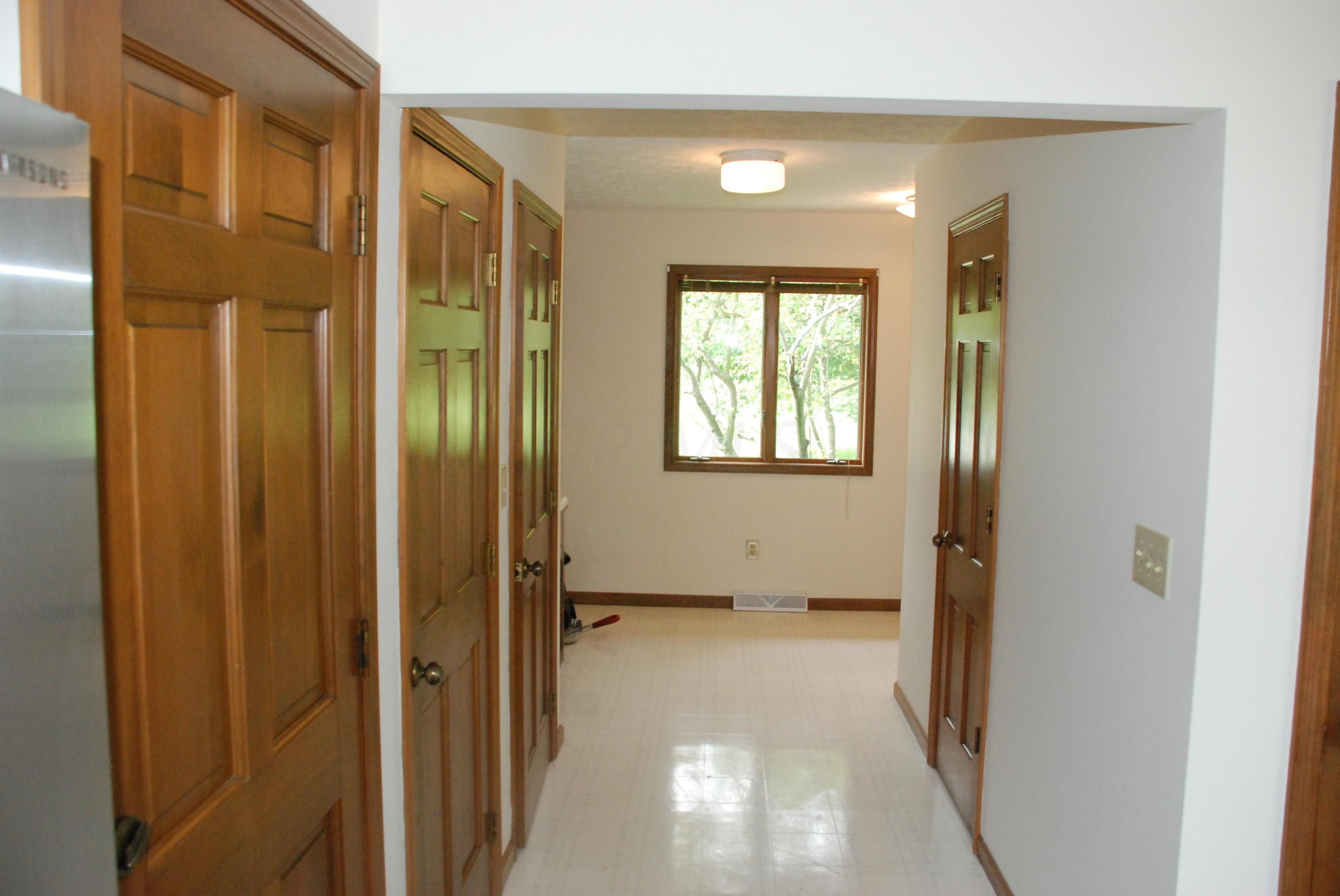1832 Snouffer Road Columbus, OH 43235 - Photo 14 of 26 Gallery Image 14