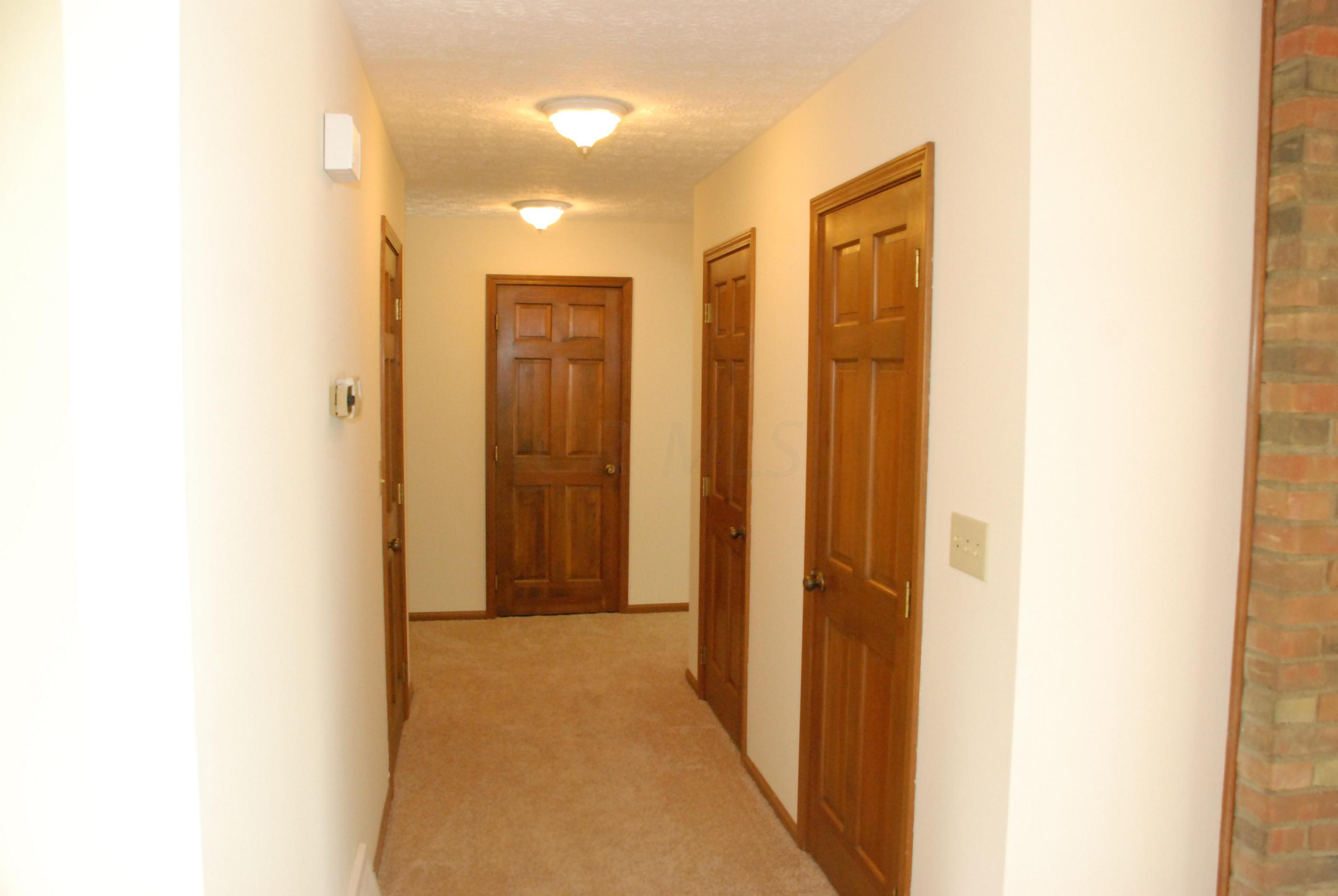 1832 Snouffer Road Columbus, OH 43235 - Photo 17 of 26 Gallery Image 17