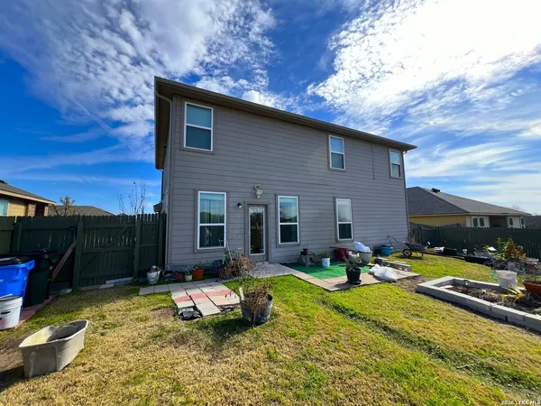 $2,100 | 1057 Clarkston Drive, Seguin, TX 78155