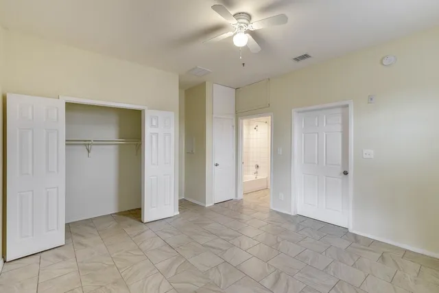 $1,095 | 420 North Pleasant Valley Road, Unit 204, Austin, TX 78702