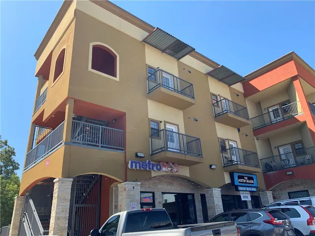 $1,095 | 420 North Pleasant Valley Road, Unit 204, Austin, TX 78702