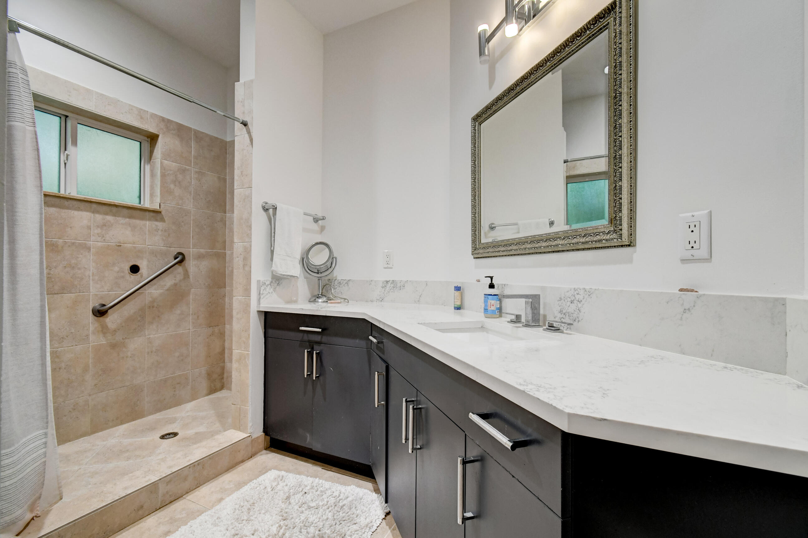 21 Oceanview Drive, Unit A Ocean Ridge, FL 33435 - Photo 16 of 21 Bath2