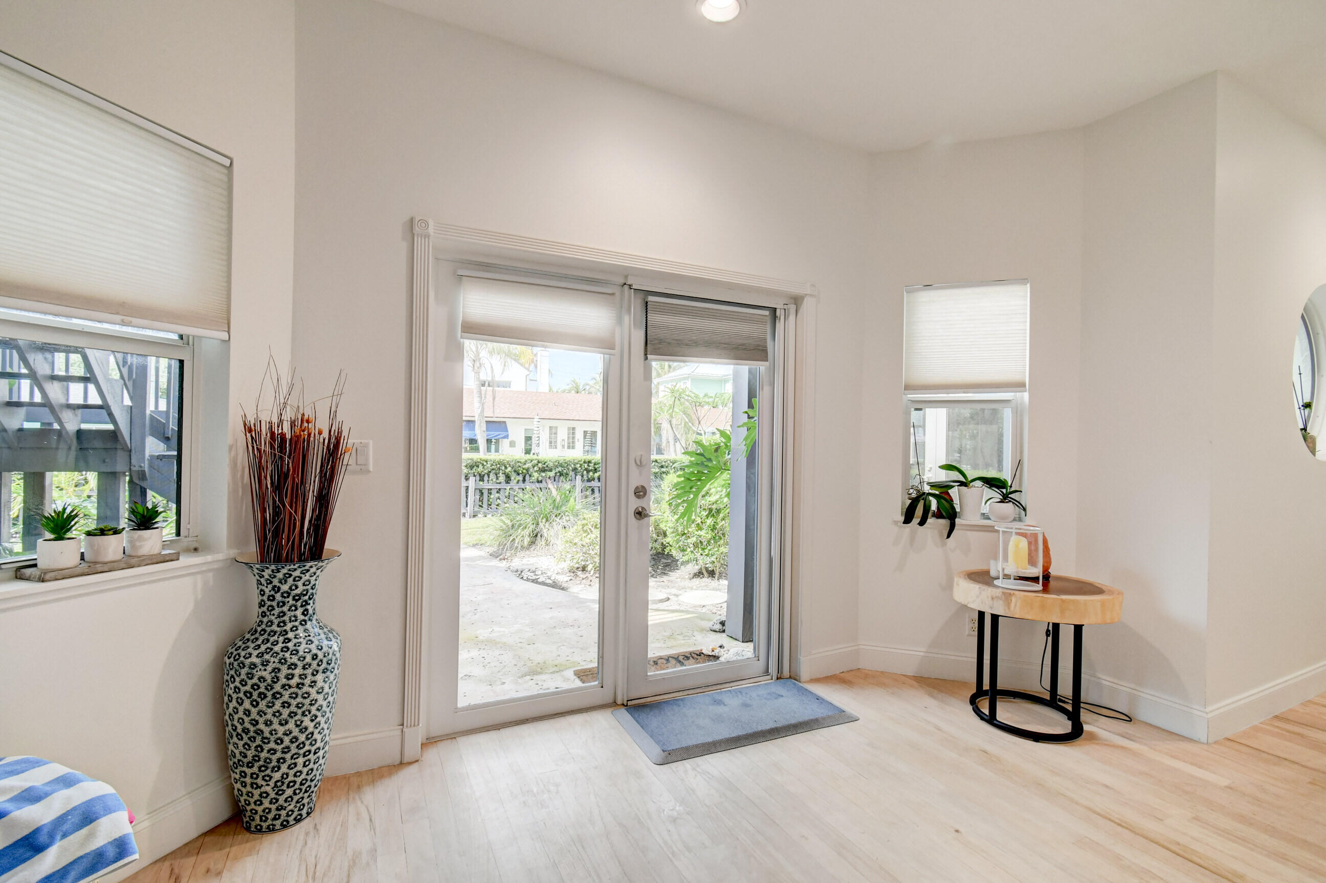 21 Oceanview Drive, Unit A Ocean Ridge, FL 33435 - Photo 3 of 21 -