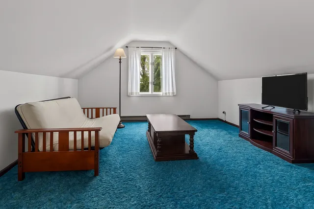 $625,000 | 8612 Crystal Springs Road, Woodstock, IL 60098