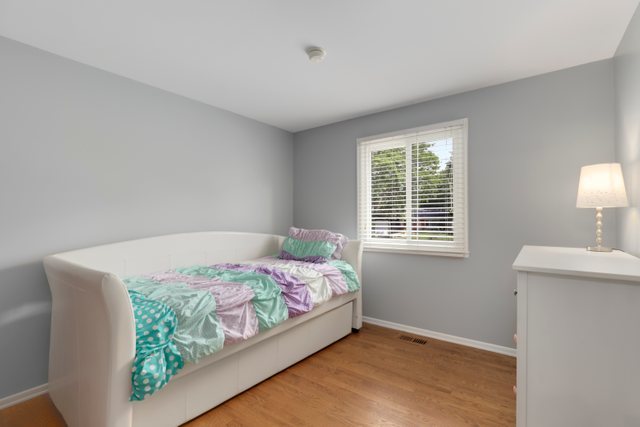 630 Clover Lane Schaumburg, IL 60193 - Photo 17 of 32