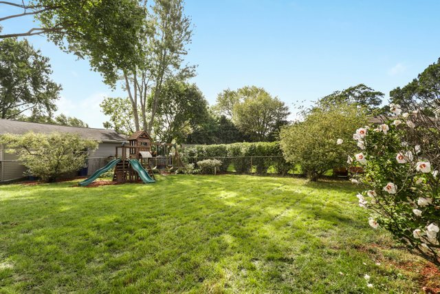 630 Clover Lane Schaumburg, IL 60193 - Photo 29 of 32