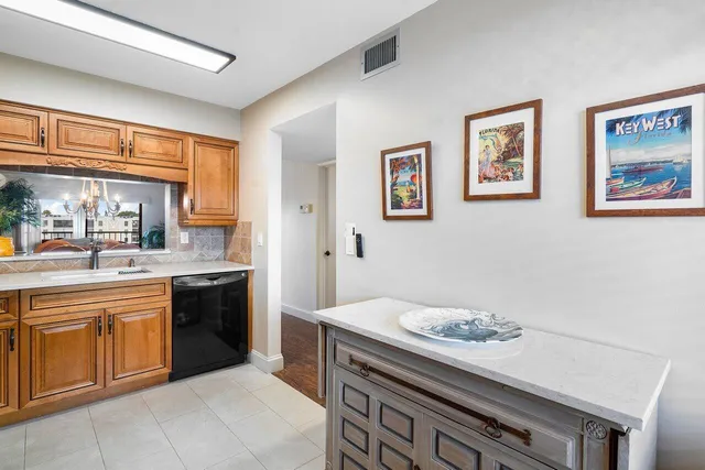 $3,800 | 7340 Amberly Lane, Unit 404, Delray Beach, FL 33446