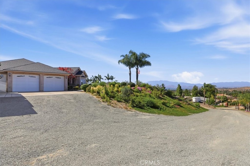 17041 Frankland Lane Riverside, CA 92504 - Photo 12 of 74