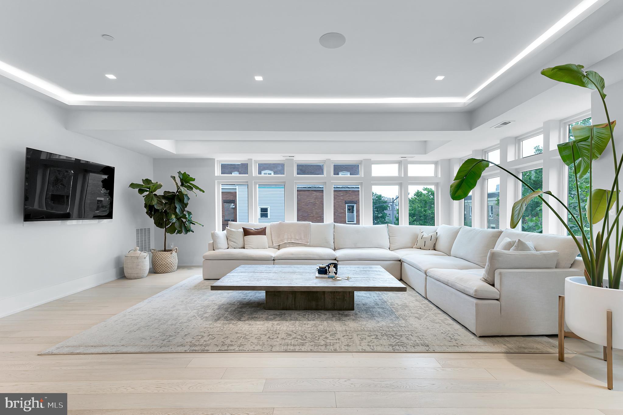1001 Monroe Street Northwest, Unit 4 Washington, DC 20010 - Photo 5 of 35 Living Room