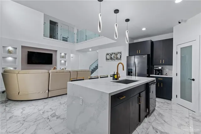 $3,200 | 1000 North Buxton Avenue, Edinburg, TX 78541